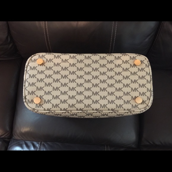 Michael Kors Jet Set Tote Acorn BNWT 😍❤️😍👜😍❤️ - Picture 8 of 8